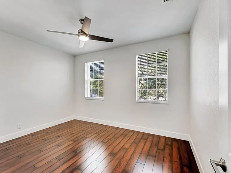 406 NW 25th Ave — Photo 13