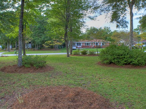 3rd image of 604 Colonial Ave
