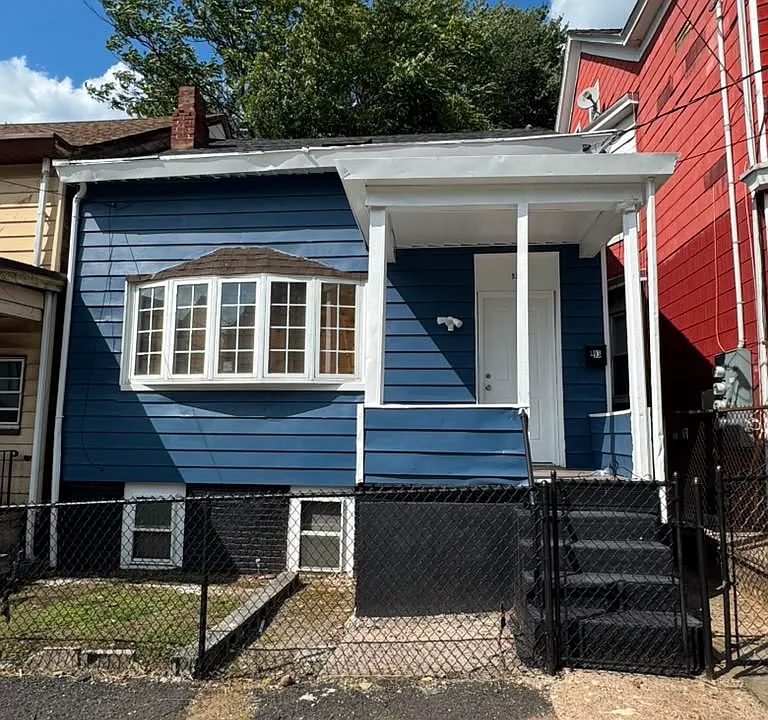 93 Lafayette St #1