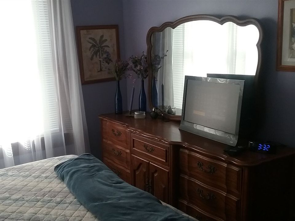 2nd image of 3010 Miller Ave