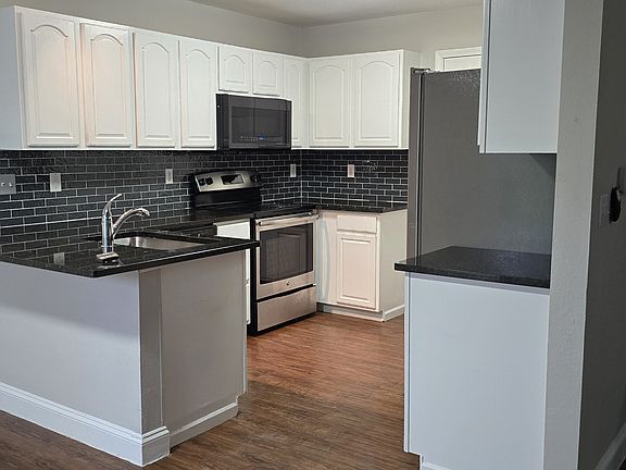 2nd image of 1708 Apple Ln