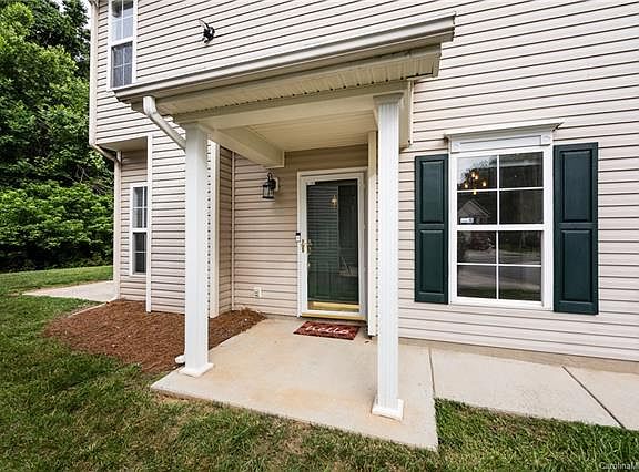 2nd image of 8945 Cinnabay Dr