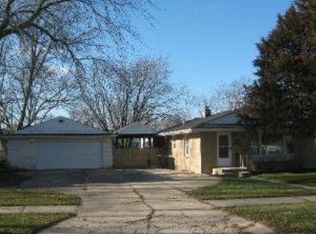 2016 Hermon Ave, Zion, IL 60099