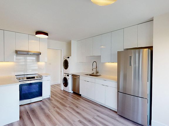 3rd image of 2028 Scott St #4386265
