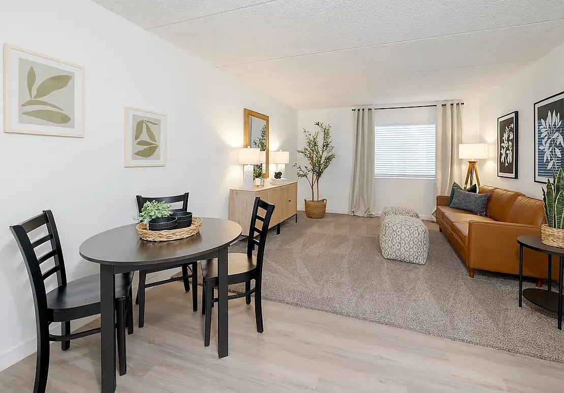 Emerald Apartments — Photo 4