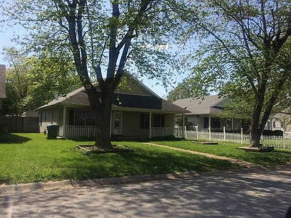 3rd image of 608 Foust Ave