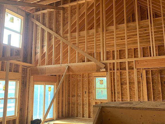 4th image of 7 Wildwood Dr