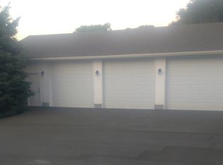 2221 N 205th St, Elkhorn, NE 68022