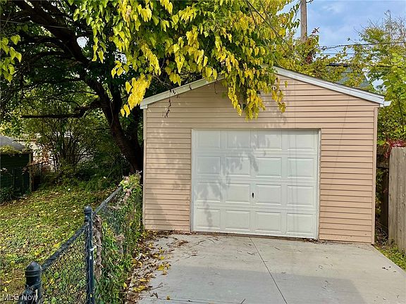 2nd image of 7709 Avondale Ave