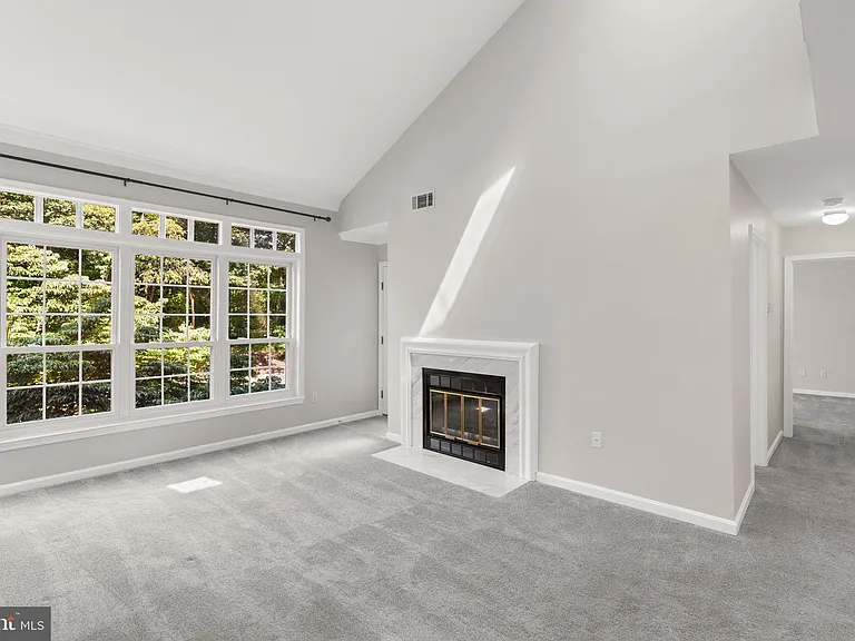 2221 Lovedale Ln #I — Photo 12