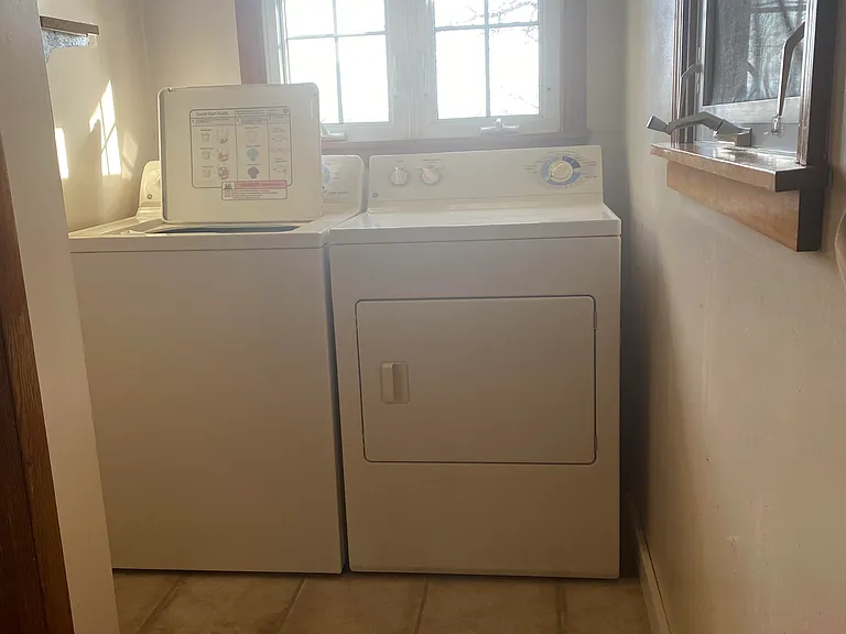 2563 Main St — Photo 5