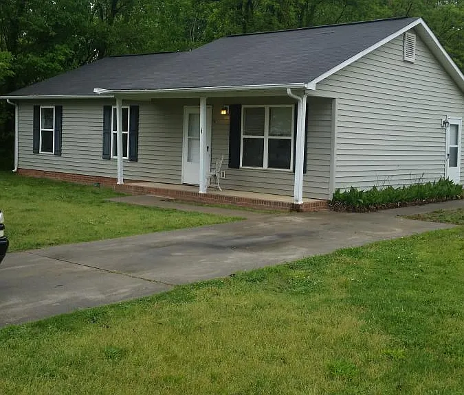 914 BakerBlvd