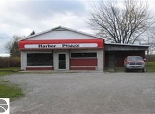 2416 E Huron Rd, Au Gres, MI 48703