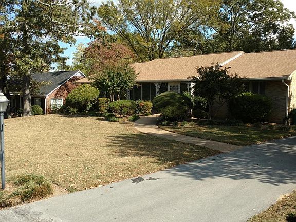 4th image of 4 Lynncrest Dr