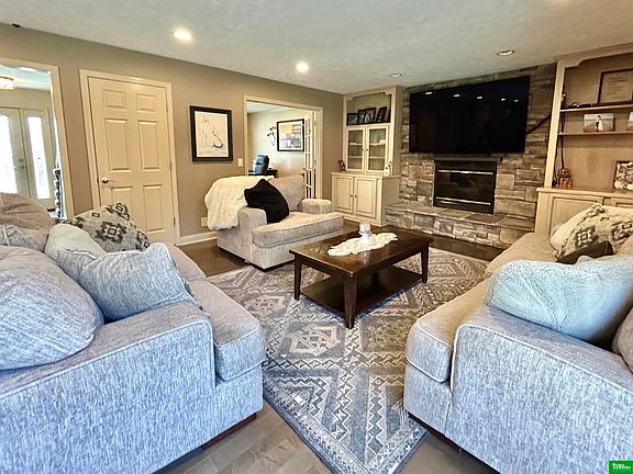 2nd image of 555 S 157th Avenue Cir
