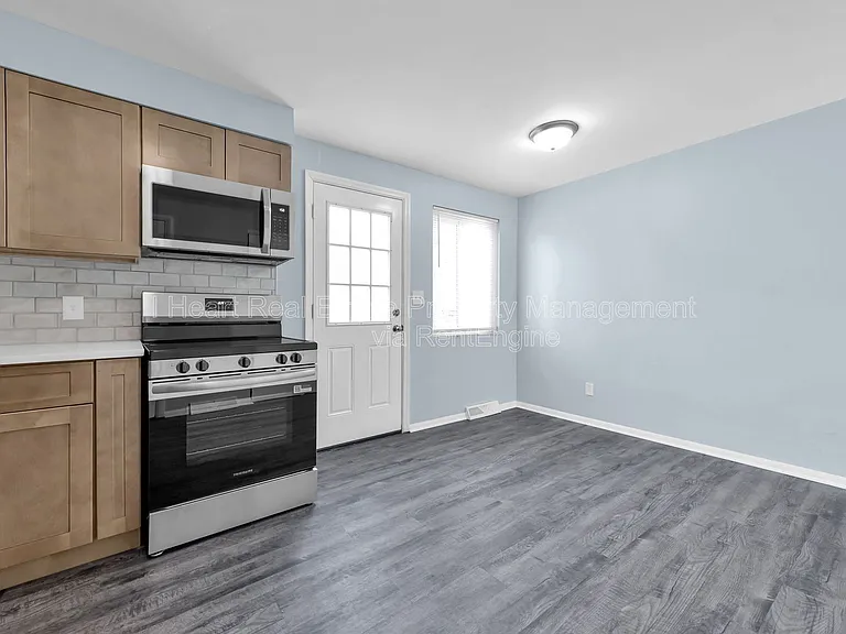 880 N Meadows Ct #J — Photo 8