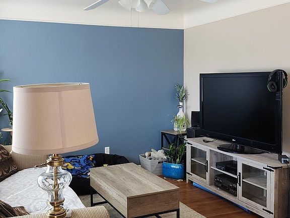 3rd image of 23814 Cushing Ave