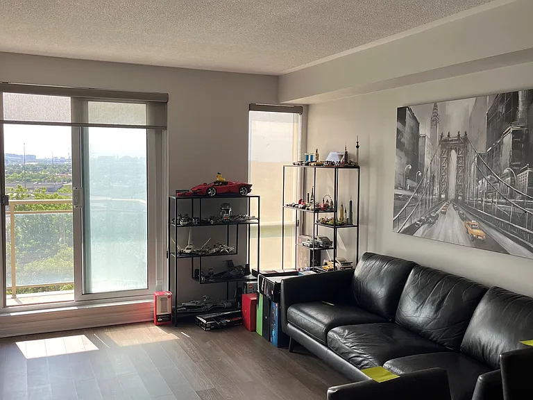 399 S Park Rd #901 — Photo 3