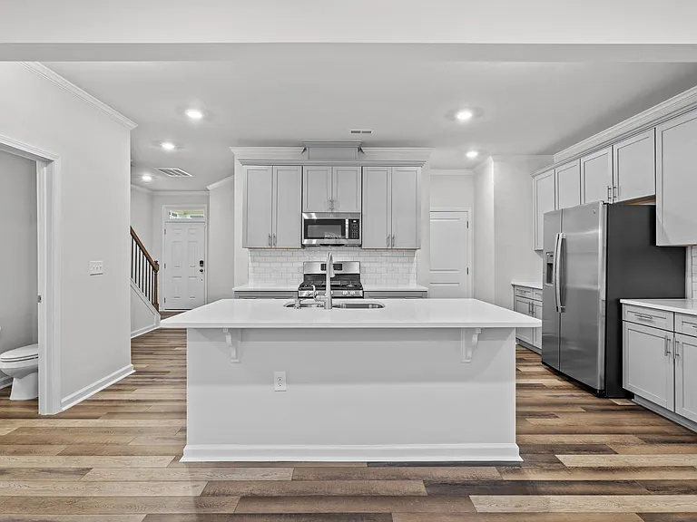 2145 Caen St — Photo 8