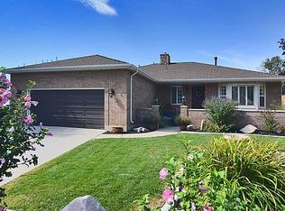 975 Westmorland Ct, Farmington, UT 84025