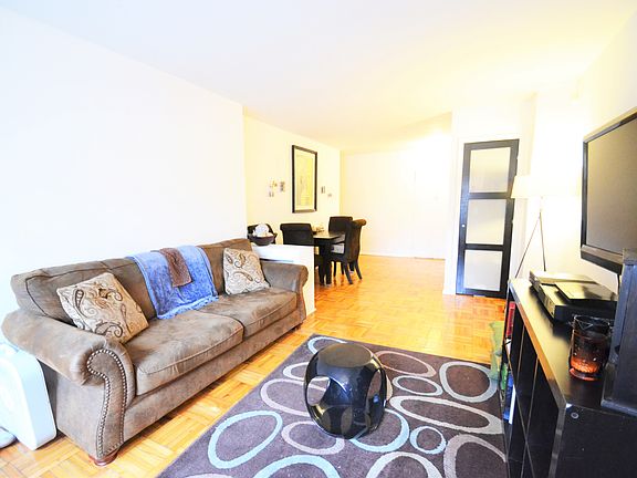 5th image of 430 W 34th St APT 3F