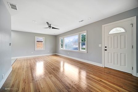 2nd image of 10609 Drummond Ave