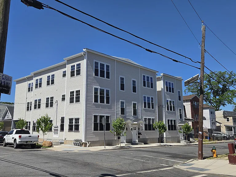 36 Shaw Ave #2 — Photo 12
