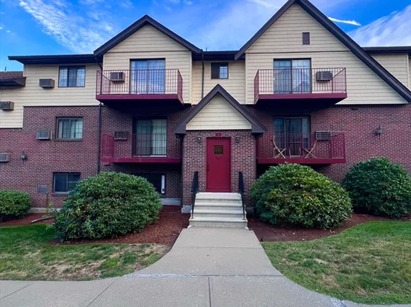 11 Royal Crest Dr APT 8, Randolph, MA 02368