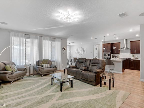5th image of 2395 Dalewood Ave