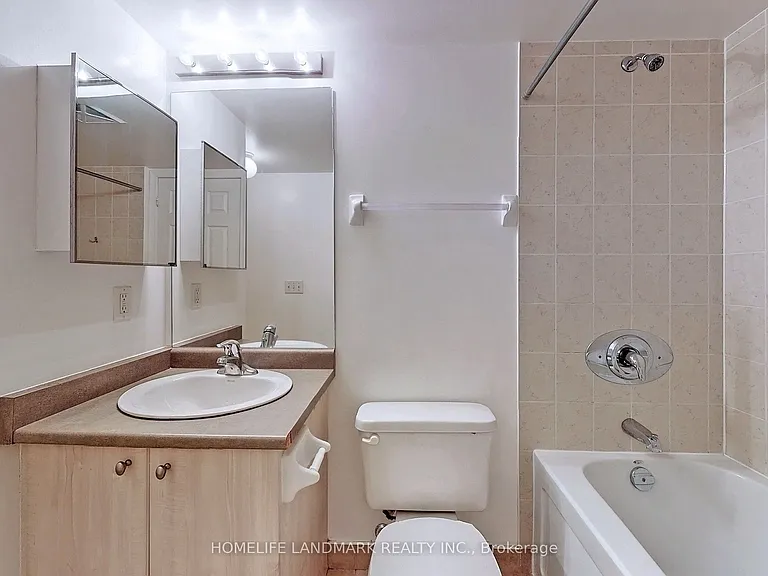 30 Grand Trunk Cres #901 — Photo 24