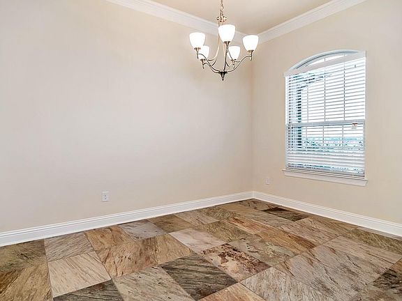 3rd image of 804 Wilmington Ln