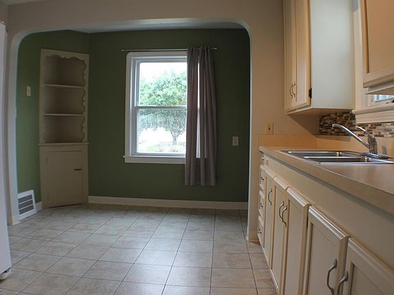 2nd image of 6604 Northcliff Ave