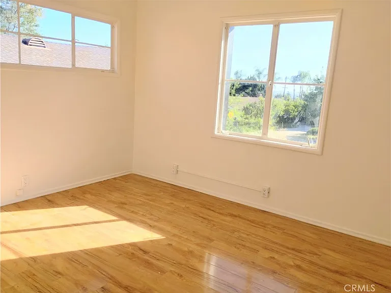 374 Grand Ave — Photo 29