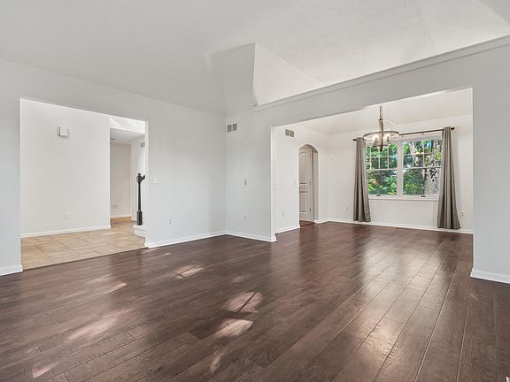 4th image of 7605 Muirfield Dr