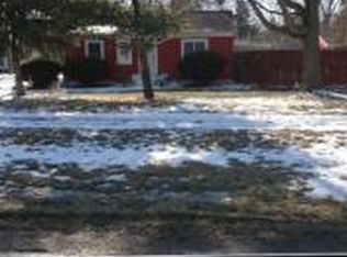 3005 Airport Rd, Waterford, MI 48329