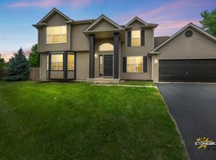 1006 Shawnee Ct, Harvard, IL 60033