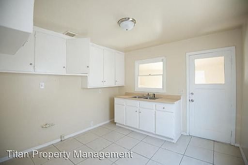 4th image of 3937 Tate St