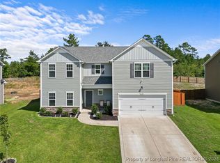 191 Ledgebrook Ln, Raeford, NC 28376