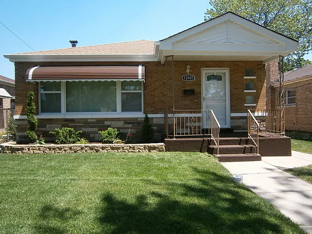 12807 S Justine St photo 1