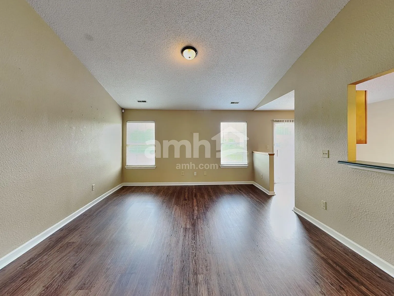 3 bed, 2.0 bath, 1565 sqft, $1,975 — Photo 4