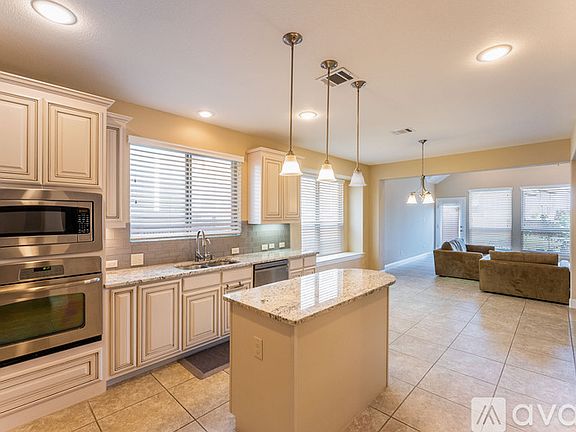4th image of 3549 Ballycastle Dr