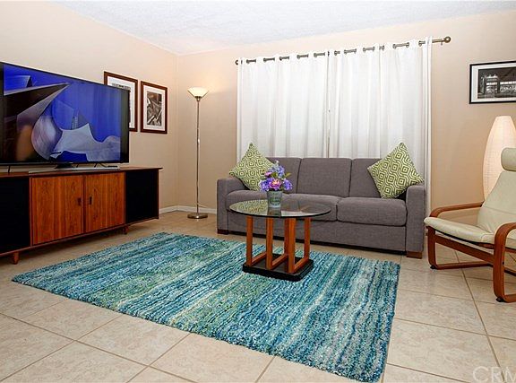 3rd image of 8494 Periwinkle Dr