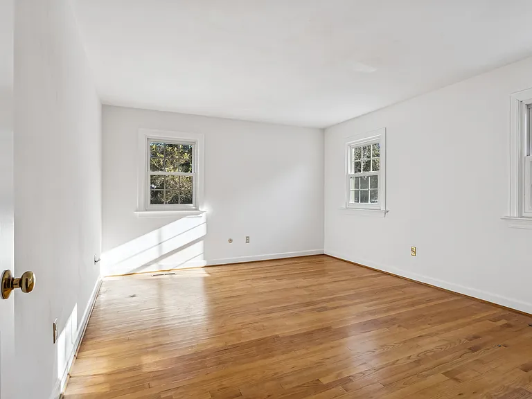 1468 Wakefield Dr — Photo 6