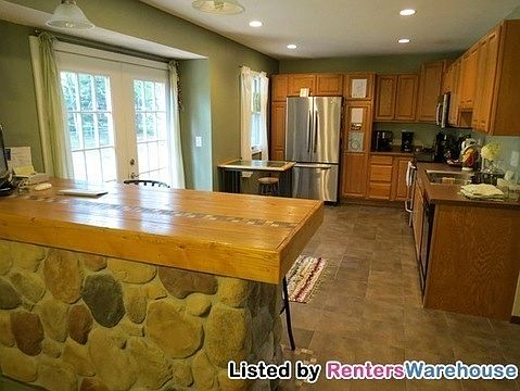 2nd image of 2328 Kings Cir