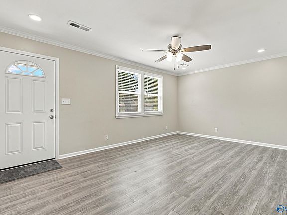 5th image of 2104 Phillips Rd NW