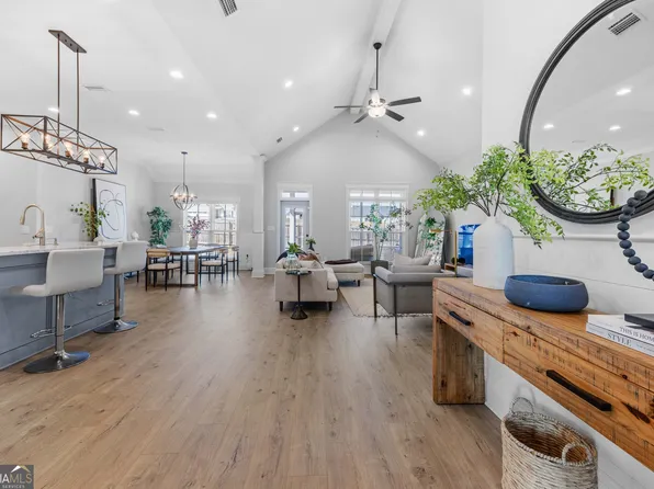 4953 Hatfield Cir, Hahira, GA 31632