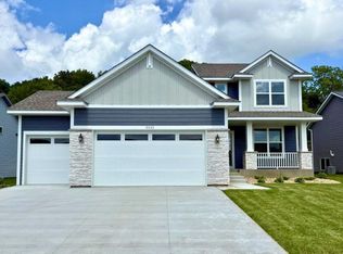 2033 Hadley Hills Dr NE, Rochester, MN 55906