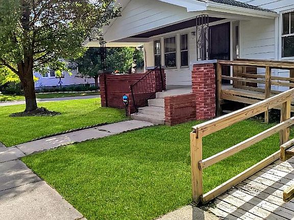 2nd image of 702 Wallace Ave