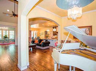 9505 Russell Dr, Yukon, OK 73099