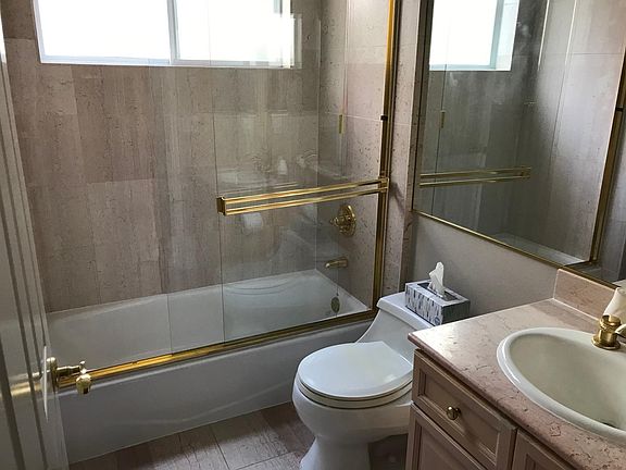 4th image of 153 N San Mateo Dr APT 206